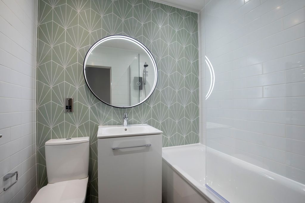 Additional image 8 of 2 bed flat to rentBuckingham Court, Wellington Street, Cheltenham GL50