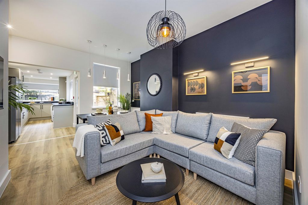 6 bed end terrace house to rentMontpelier Road, Dunkirk, Nottingham NG7