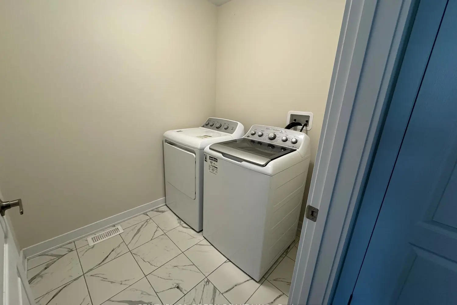 Additional image 13 of 47 Rowlock Street