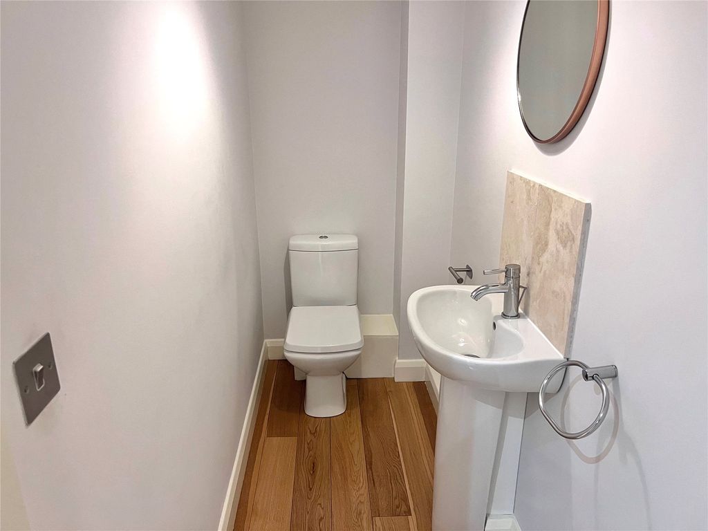 Additional image 10 of 2 bed flat to rentThorngate House, St Swithins Square, Lincoln LN2