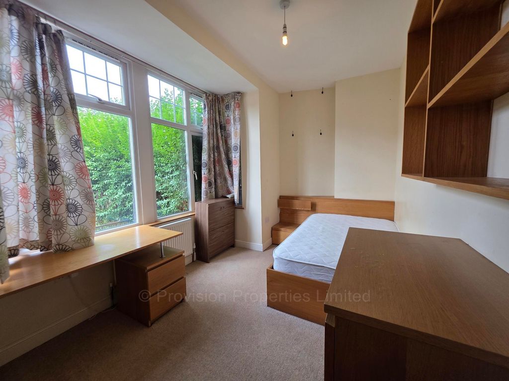 Additional image 9 of 10 bed terraced house to rentHeadingley Avenue, Leeds LS6