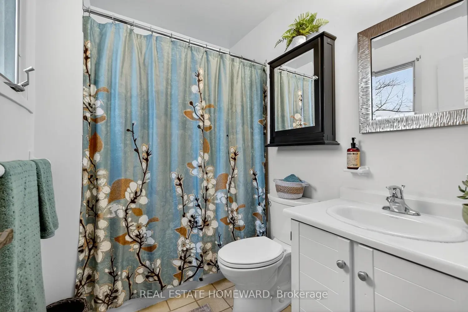 Additional image 8 of 887 Woodside Drive