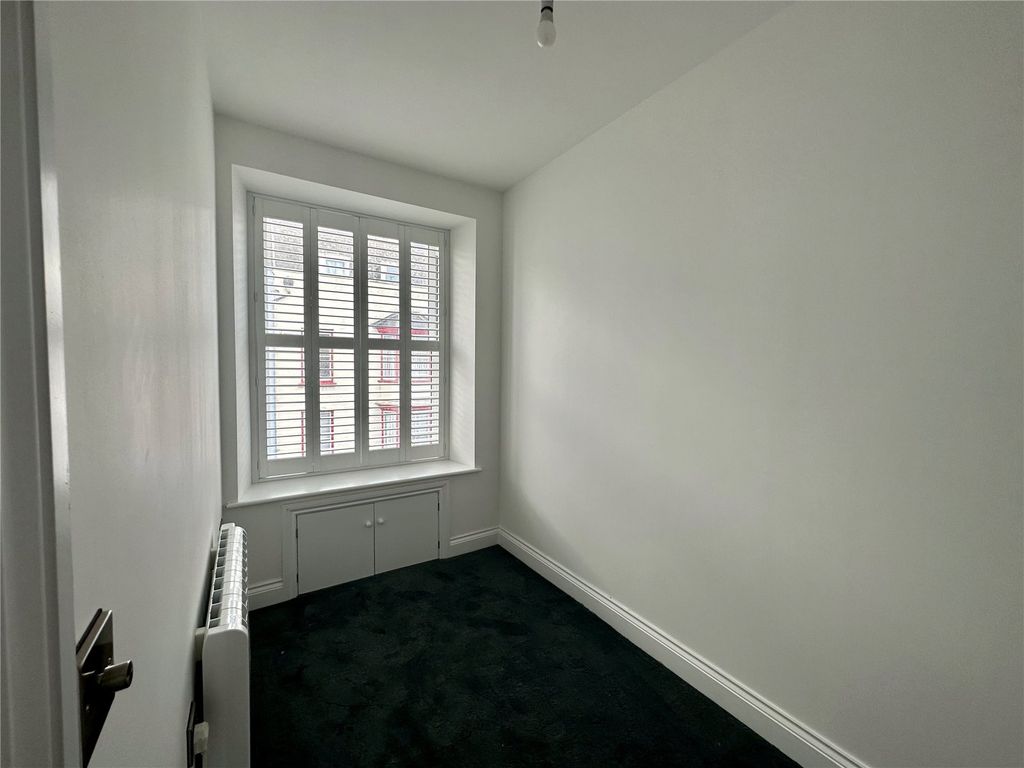 Additional image 11 of 2 bed flat to rentFlat 8, Islay Court, Victoria Street, Tenby SA70