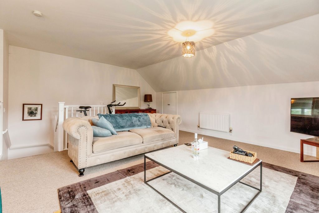 Additional image 3 of 2 bed flat to rentWatch House Place, Bristol BS20