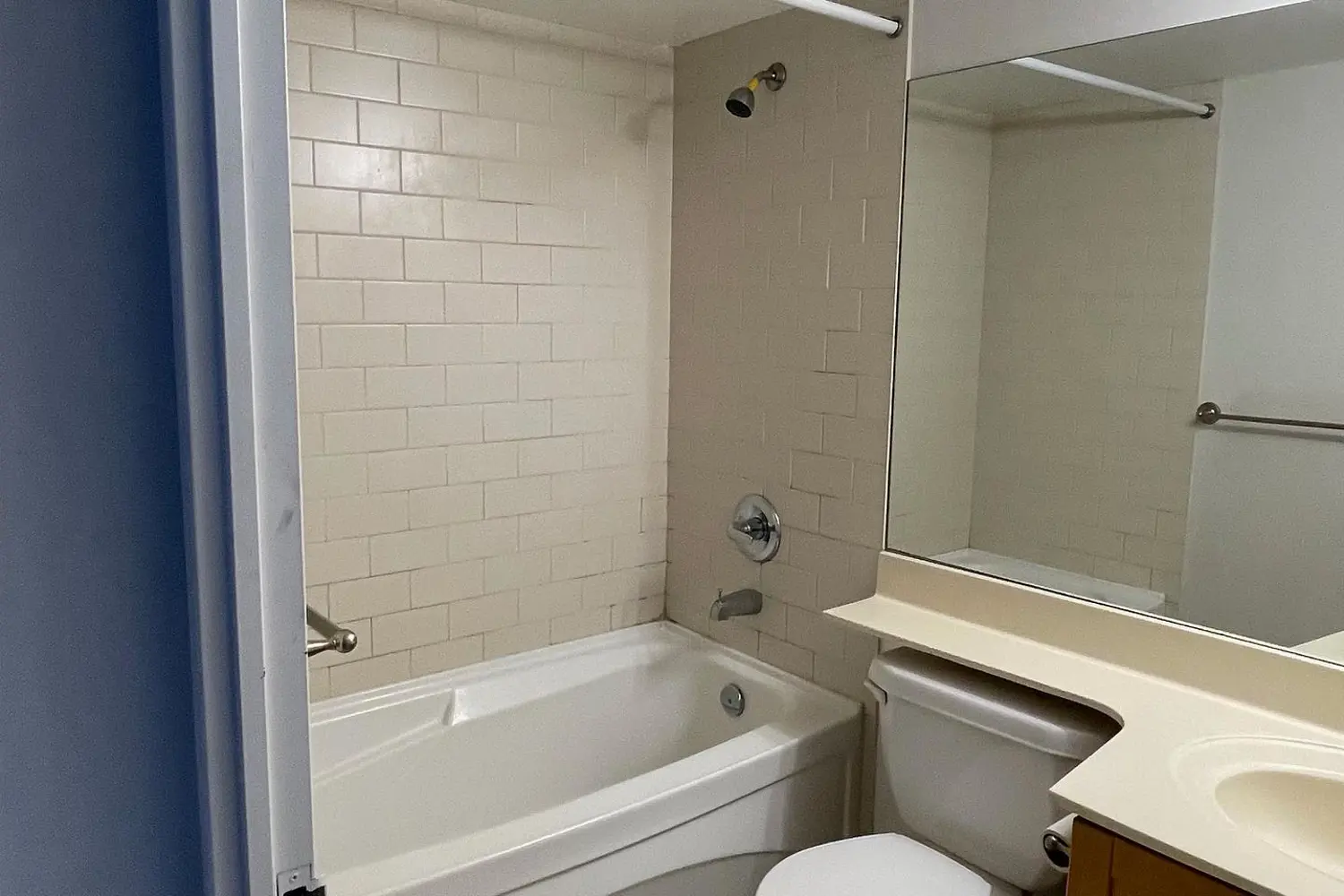Additional image 8 of 230 King Street 1106