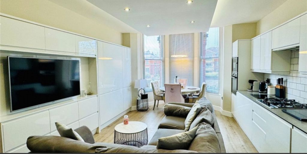 Additional image 3 of 2 bed flat to rentLord Street West, Birkdale, Southport PR8