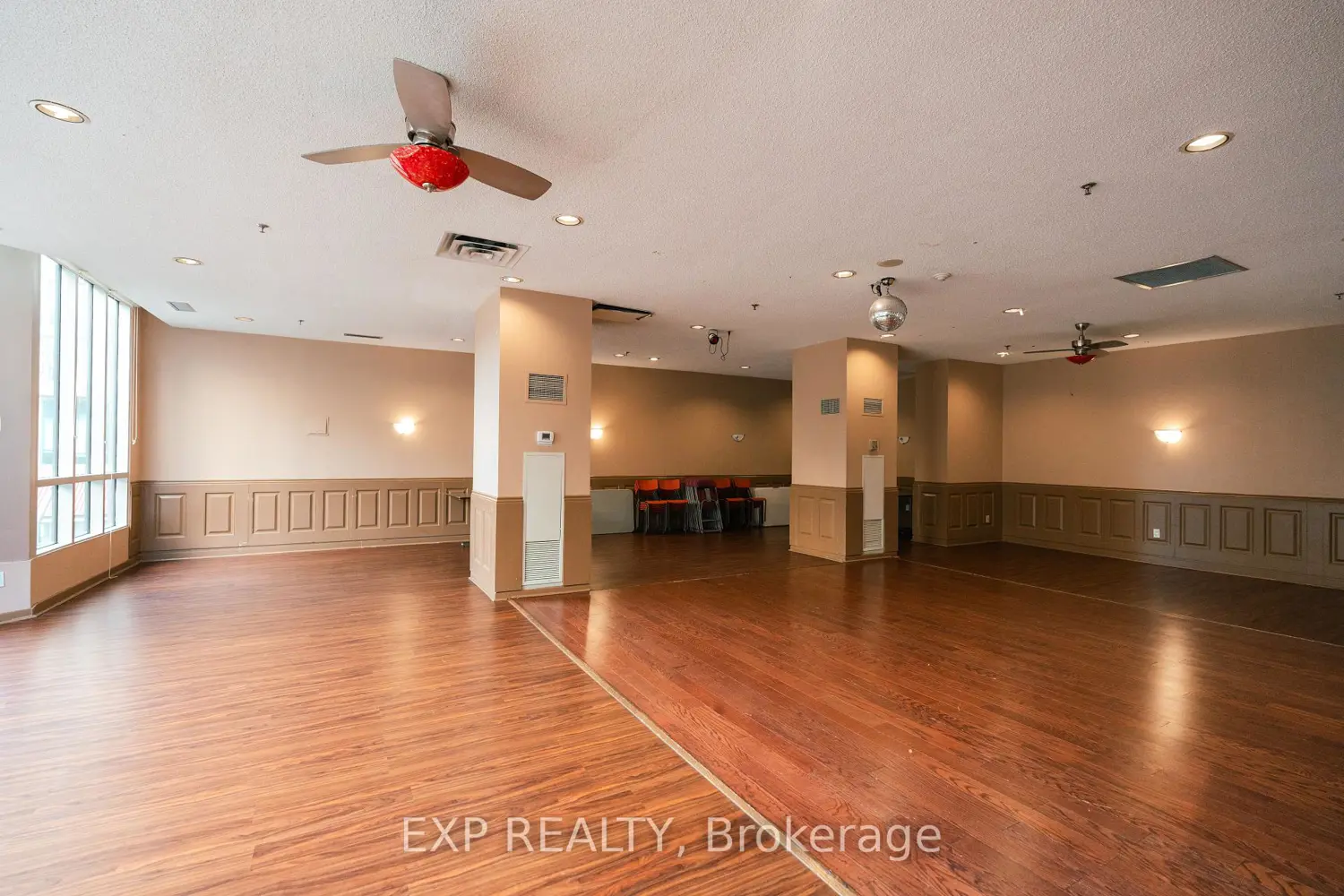 Additional image 14 of 2550 Lawrence Avenue 310