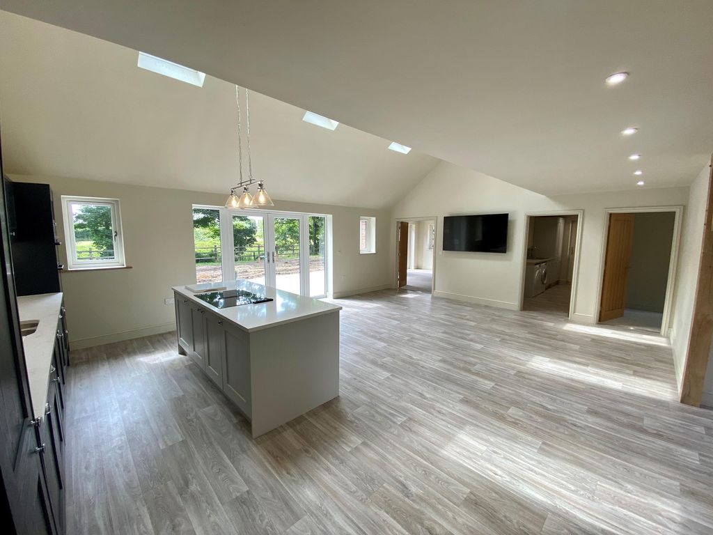 Additional image 3 of 4 bed villa to rentChequers Lane, Saham Toney, Thetford IP25