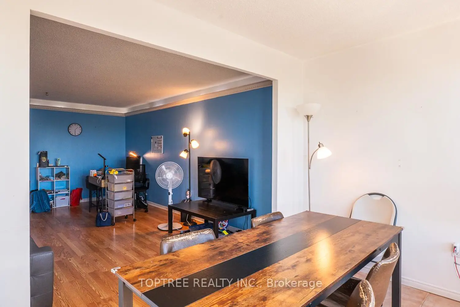 Additional image 8 of 1600 Adelaide Street 610