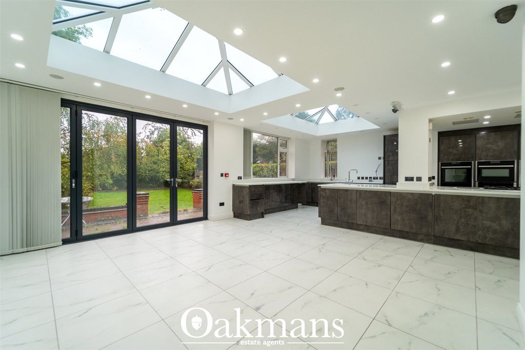 Additional image 2 of 6 bed detached house to rentYew Tree Lane, Solihull, West Midlands B91