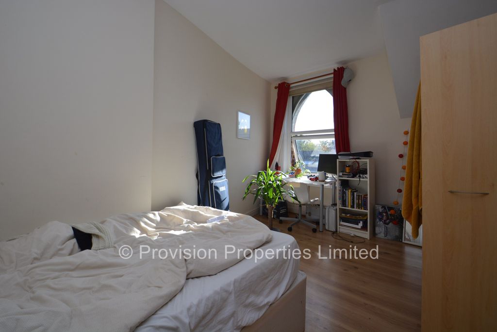 Additional image 13 of 12 bed end terrace house to rentGrosvenor Road, Hyde Park, Leeds LS6