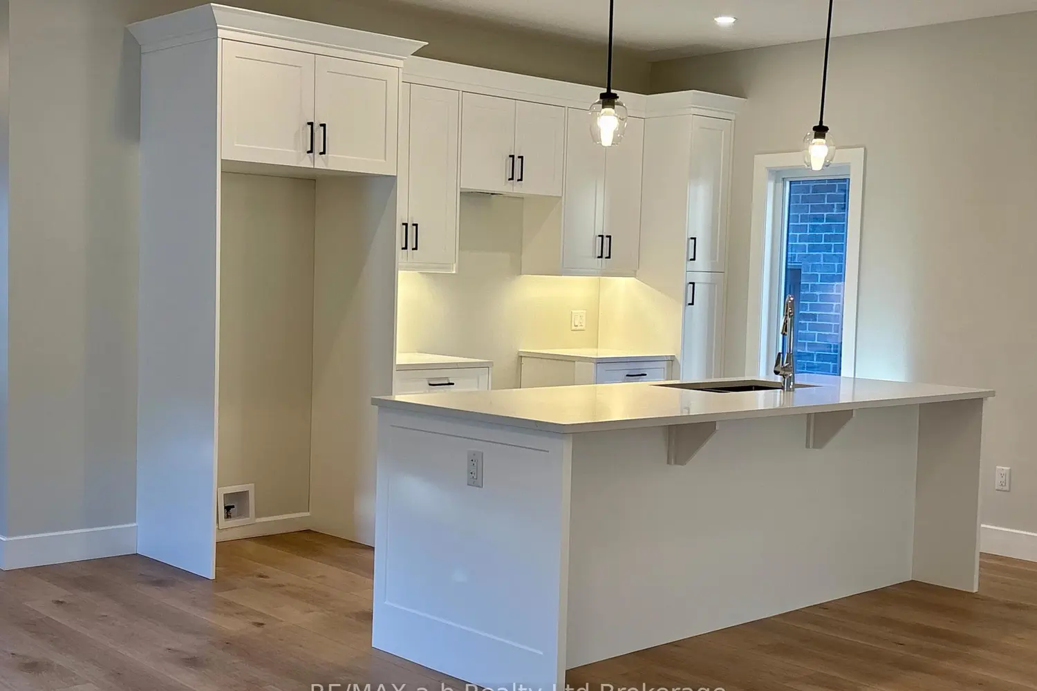 Additional image 4 of 41 Cash Crescent