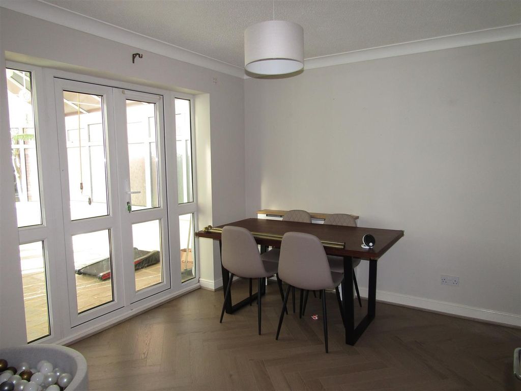 Additional image 3 of 4 bed detached house to rentAbel Close, Boroughbridge, York YO51