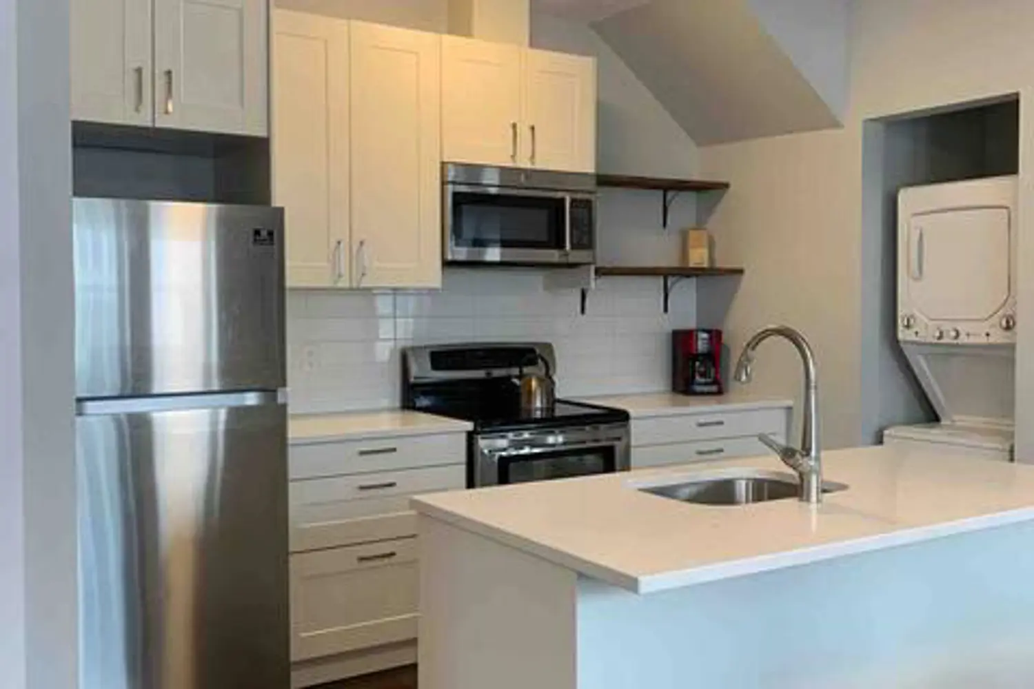 Additional image 3 of 220 Argyle Avenue