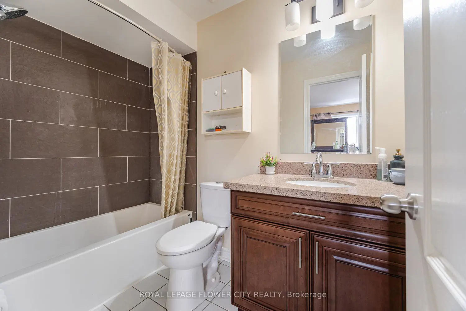 Additional image 12 of 68 Denton Circle