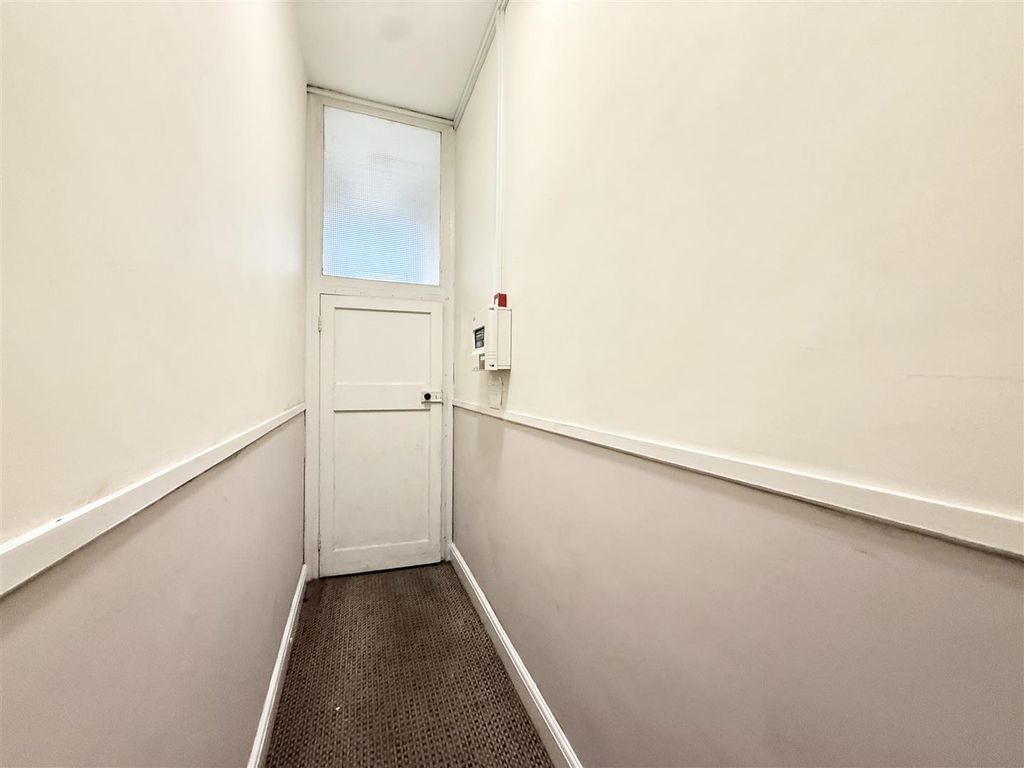 Additional image 7 of 2 bed flat to rentBush Street, Pembroke Dock SA72