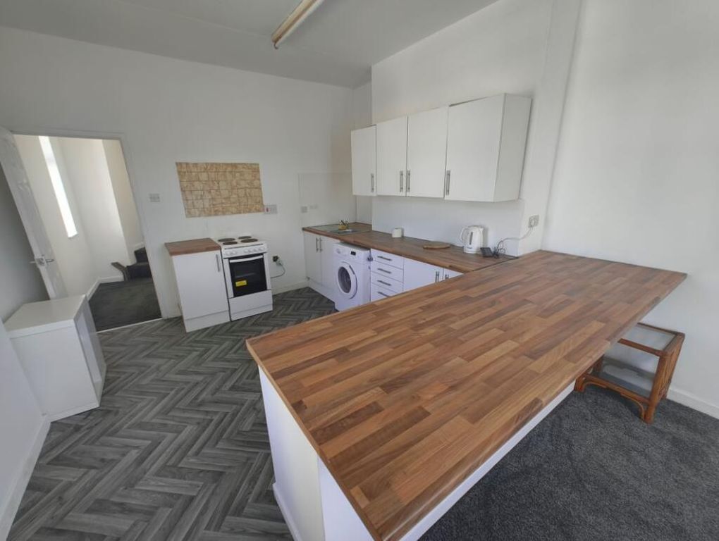 Additional image 2 of 2 bed flat to rentStow Hill, Newport NP20