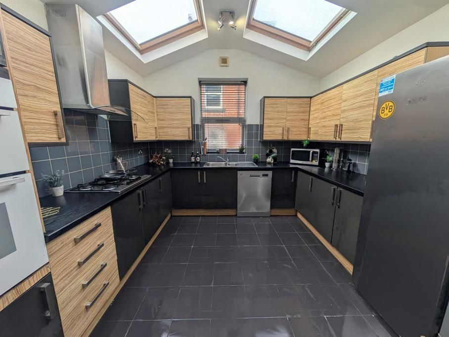 Additional image 5 of 8 bed terraced house to rentNorwood Road, Hyde Park, Leeds LS6