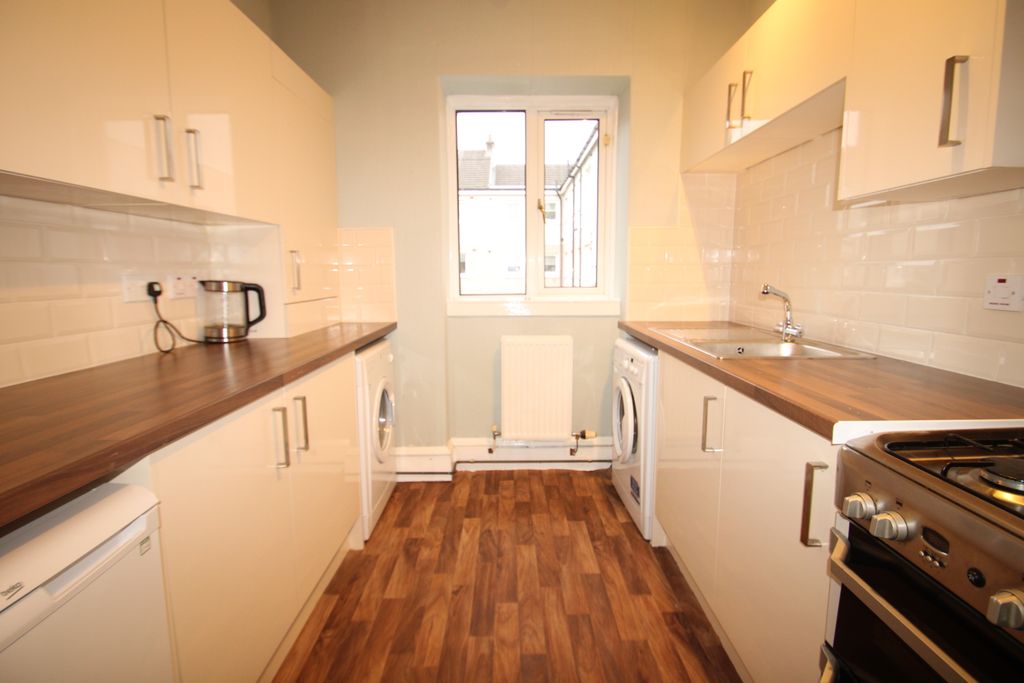 Additional image 4 of 3 bed chalet to rentBonnyrigg Drive, Glasgow G43