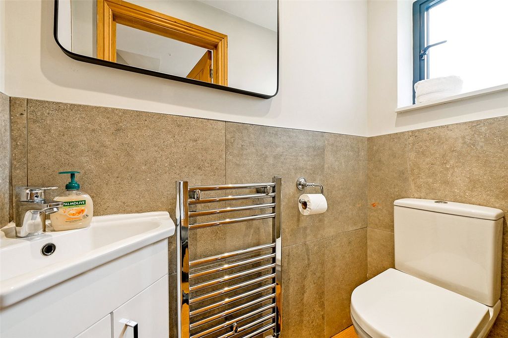 Additional image 18 of 4 bed semi-detached house to rentLuker Avenue, Henley-On-Thames, Oxfordshire RG9