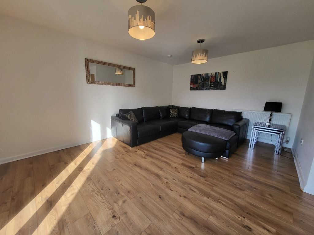 Additional image 2 of 2 bed flat to rentAbbey Place, Paisley, Renfrewshire PA1
