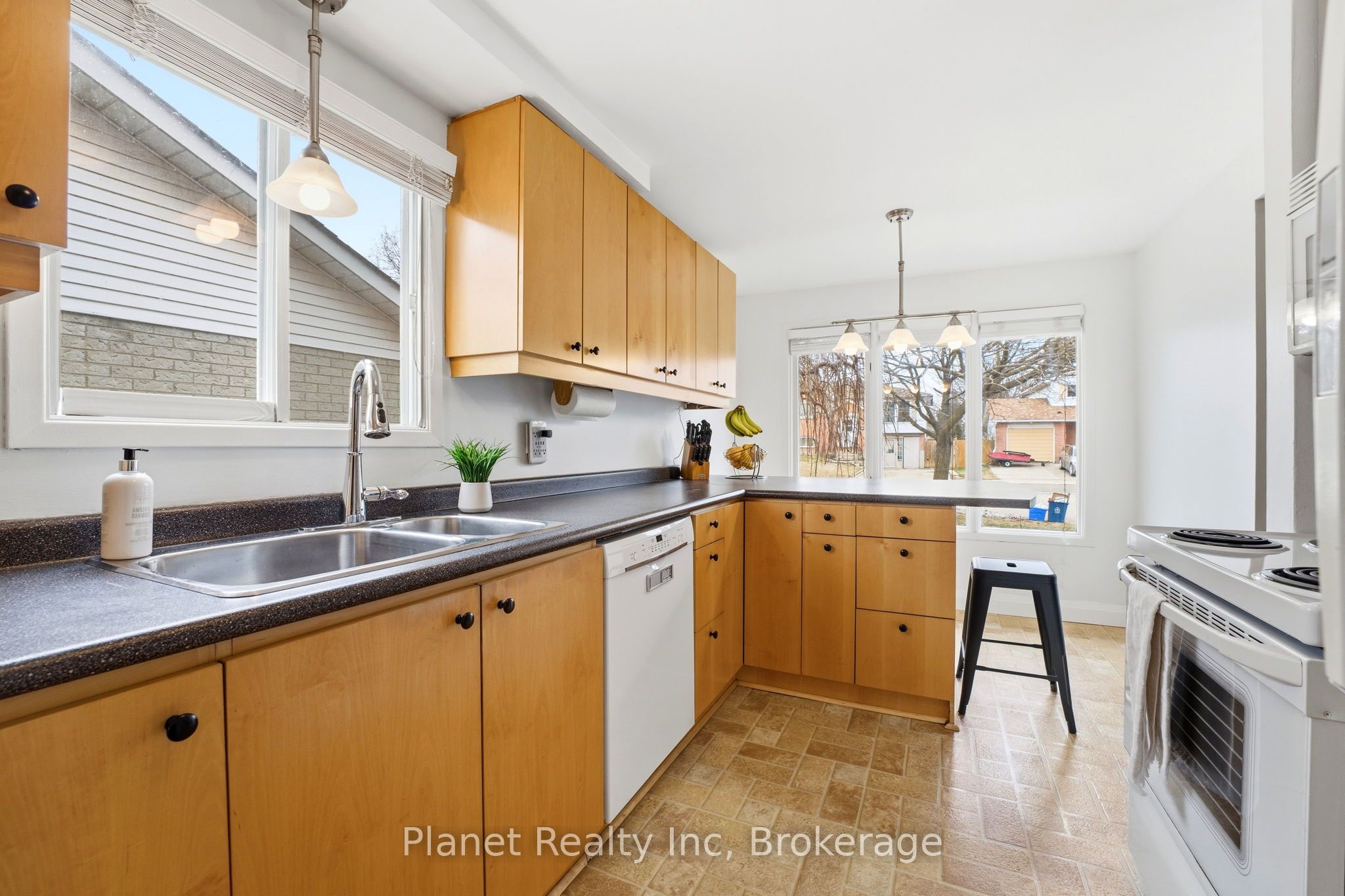 Additional image 4 of 155 Foxhunt Road, Waterloo, ON, N2K 2R8