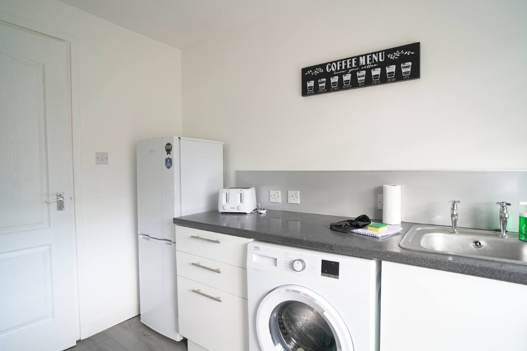 Additional image 3 of 2 Bed Flat, Dunalastair Drive, G33, N1 7GU