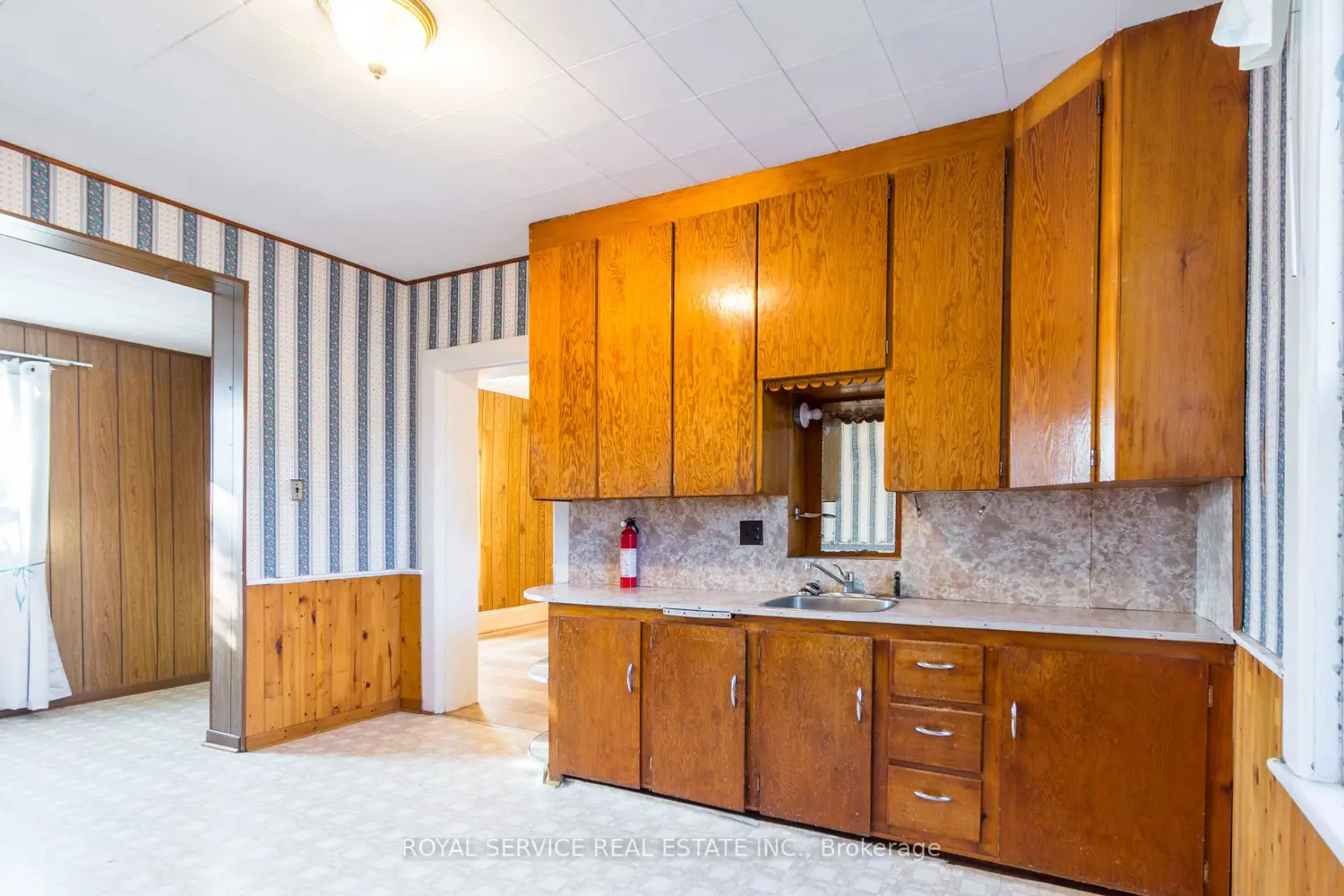 Additional image 15 of 370 Division Street