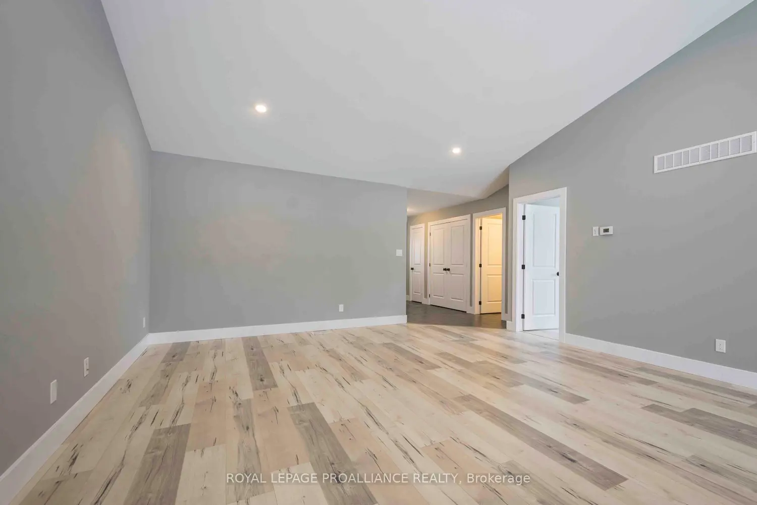 117 Farrington Crescent photo 3