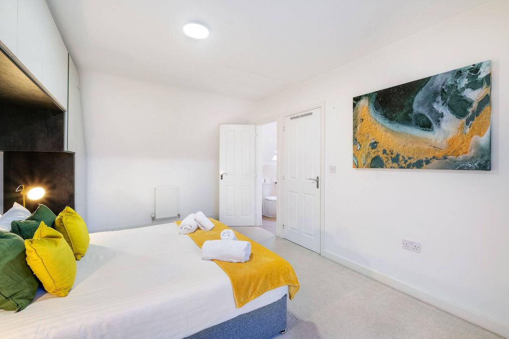 Additional image 9 of 6 bed semi-detached house to rentRedcar Road, Bicester OX26
