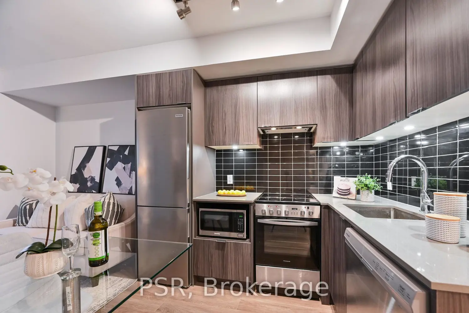 Additional image 12 of 395 Bloor Street 4409