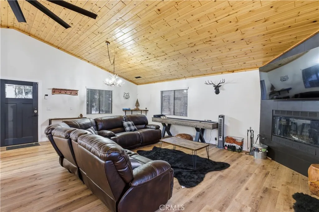 Additional image 8 of 42677 Alta Vista Avenue, Big Bear Lake, CA 92315