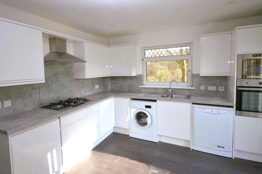 Additional image 6 of 4 bed detached house to rentLinwood Avenue, Glasgow G76