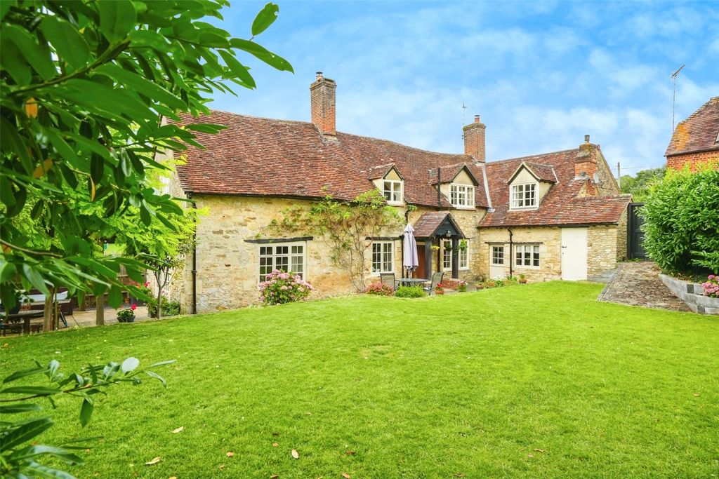 Additional image 2 of 5 bed detached house to rentChurch Road, Horspath, Oxford OX33