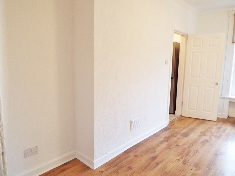 Additional image 2 of 3 Bed Flat, Kingsbridge Crescent, G44, N1 7GU