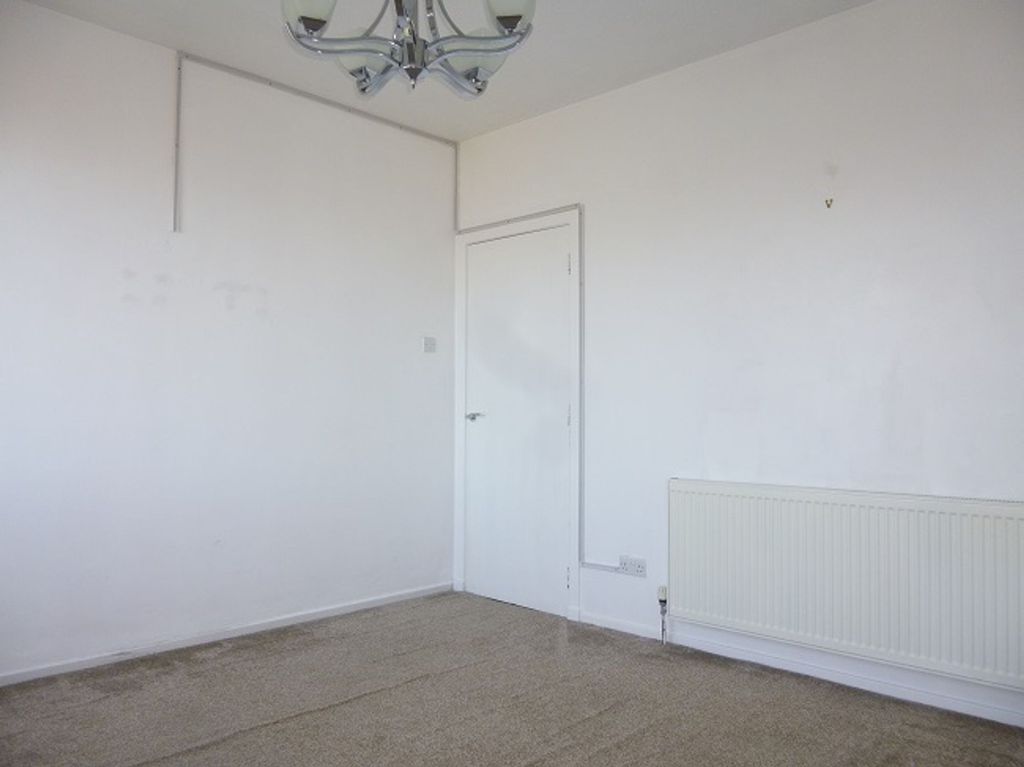 Additional image 2 of 2 bed terraced house to rentPoplar Street, Greenock PA15