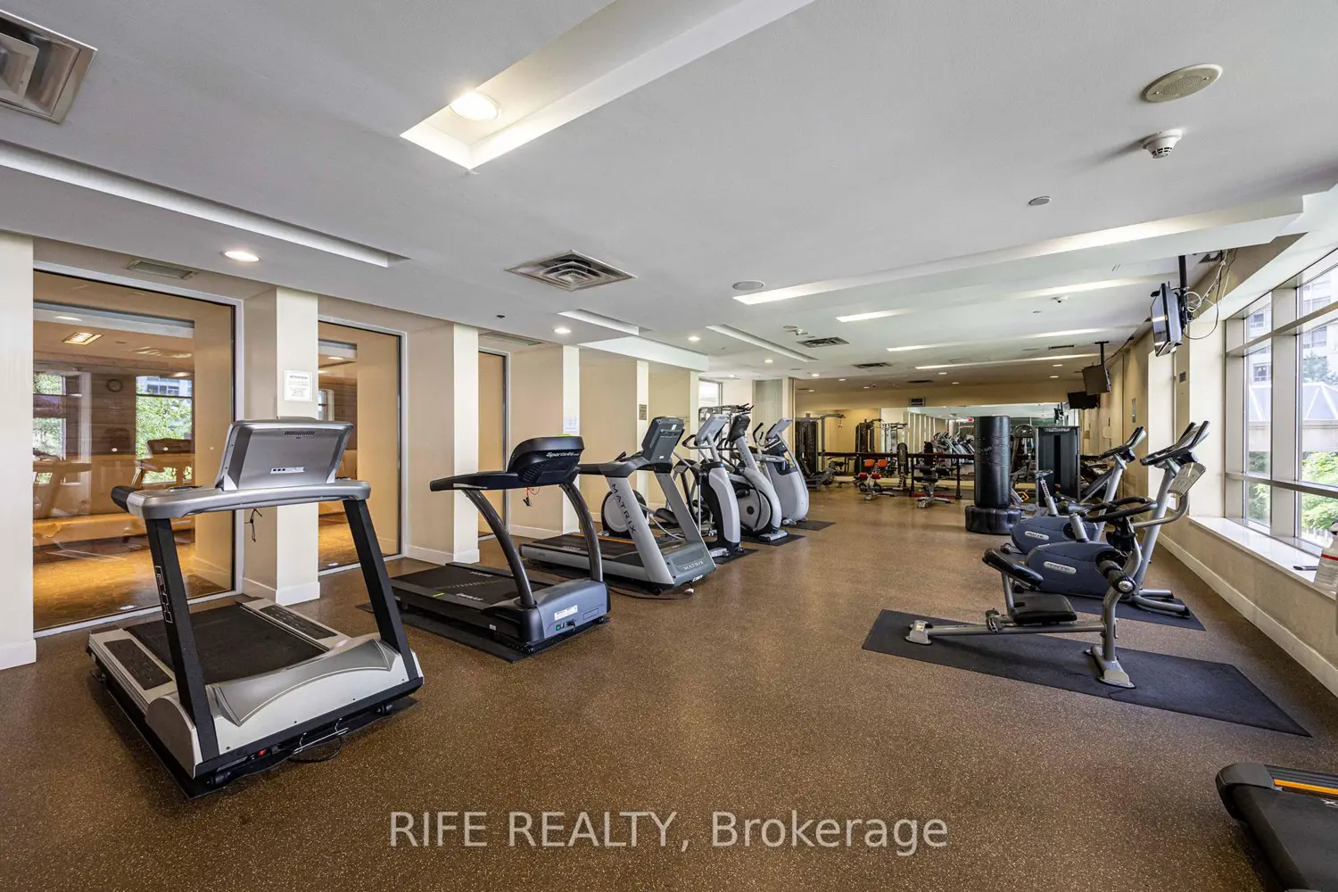 Additional image 14 of 3880 Duke Of York Boulevard Gph10