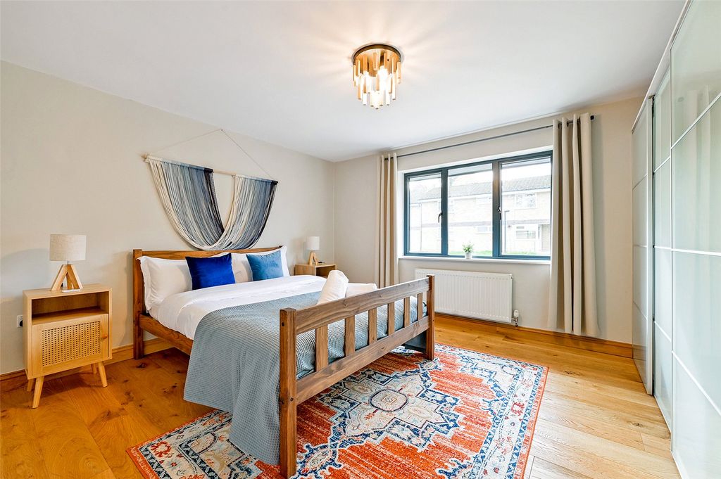 Additional image 9 of 4 bed semi-detached house to rentLuker Avenue, Henley-On-Thames, Oxfordshire RG9