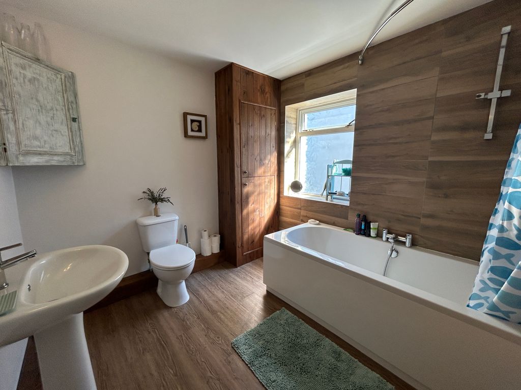 Additional image 8 of 2 bed property to rentGeorge Street, Milford Haven SA73