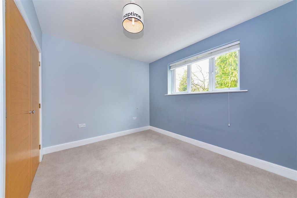 Additional image 24 of 5 bed detached house to rentBarker Road, Sutton Coldfield B74