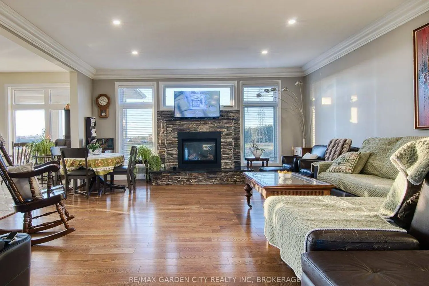 Additional image 7 of 2400 Effingham Street