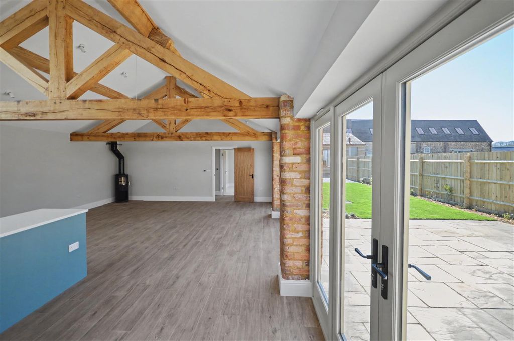 Additional image 11 of 3 bed barn conversion to rentHardwick Road, Wellingborough NN8