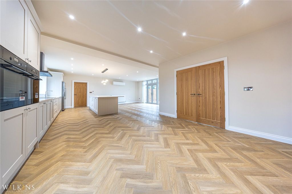 Additional image 4 of 6 bed detached house to rentPark Lane, Bonehill, Tamworth, Staffordshire B78