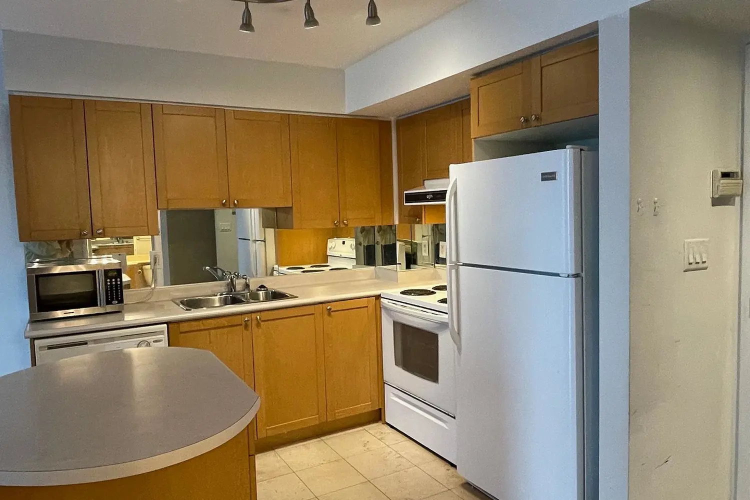 Additional image 11 of 230 King Street 1106