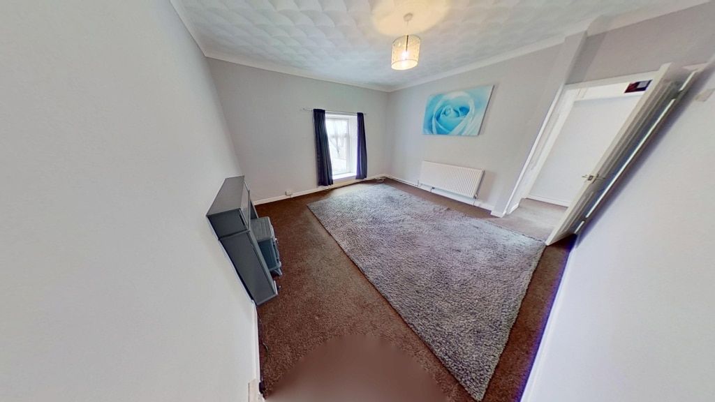 2 bed flat to rentHowell Street, Cilfynydd CF37 photo 4