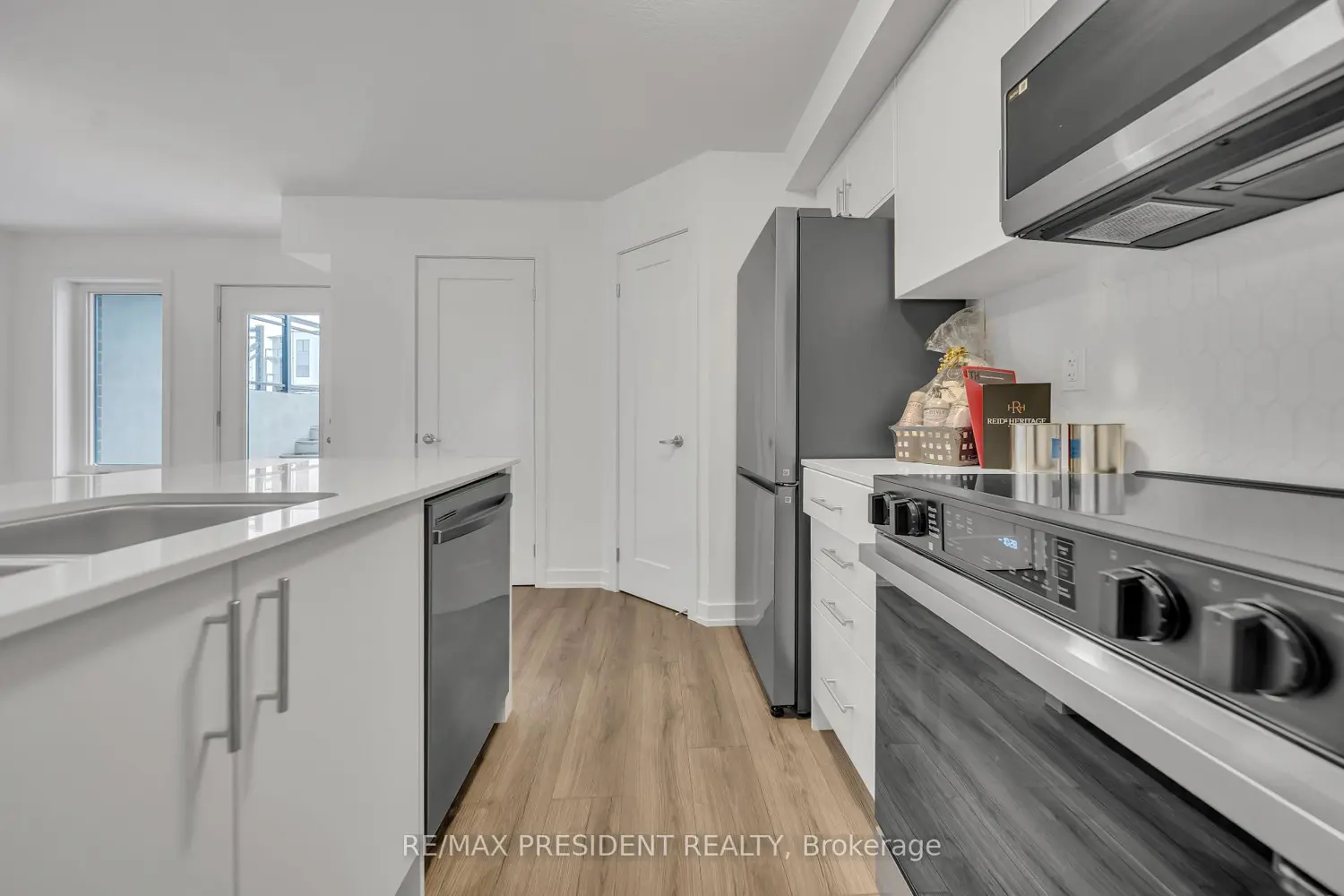 Additional image 11 of 940 David Street 81