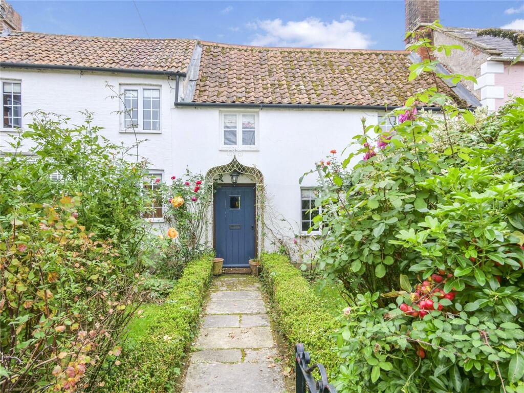 Green Cottage – A Charming Double Fronted Cottage in the Heart of Ditcheat