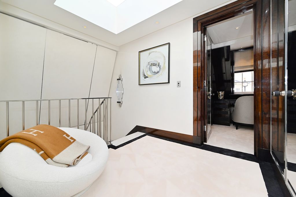 Additional image 10 of 4 bed town house to rentLyall Street, London SW1X