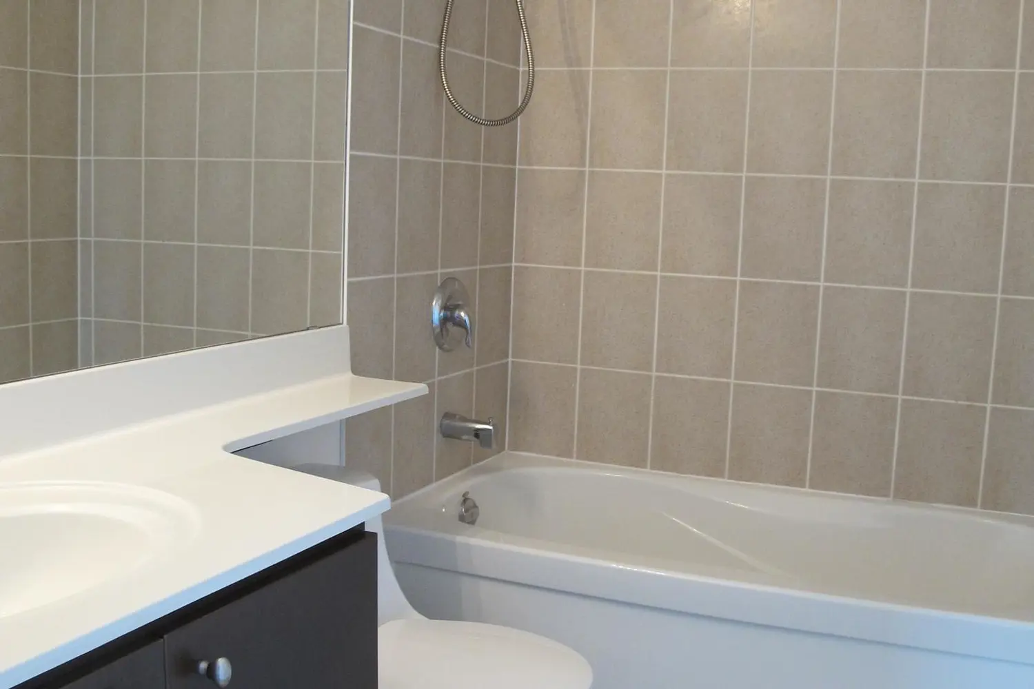 Additional image 10 of 60 Absolute Avenue 1401