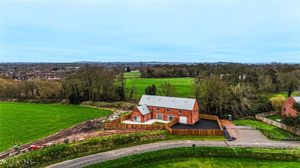 Additional image 2 of 6 bed detached house to rentPark Lane, Bonehill, Tamworth, Staffordshire B78